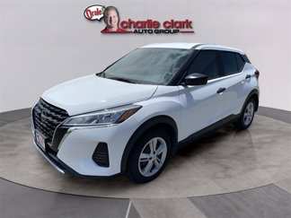 Used 2024 Nissan Kicks S image 1