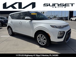 Certified 2022 Kia Soul LX image 1