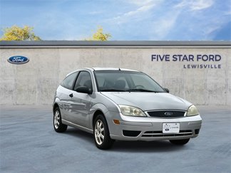 Used 2005 Ford Focus ZX3 Hatchback image 1