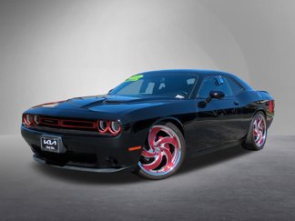 Used 2020 Dodge Challenger SXT image 1