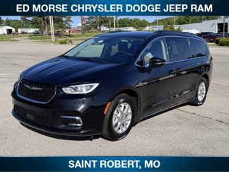 Used 2022 Chrysler Pacifica Touring-L image 1