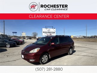 Used 2004 Toyota Sienna XLE image 1