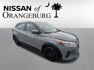 Used 2023 Nissan Kicks SV image 1