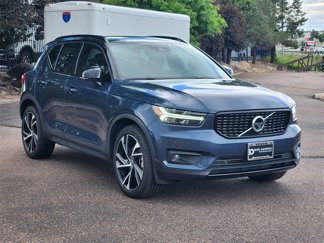 Used 2022 Volvo XC40 T5 R-Design w/ Advanced Package image 1