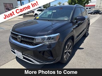 Used 2022 Volkswagen Taos SE image 1