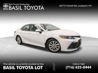 Used 2022 Toyota Camry LE image 1