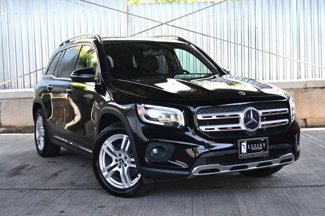 Used 2021 Mercedes-Benz GLB 250 4MATIC w/ Premium Package image 1