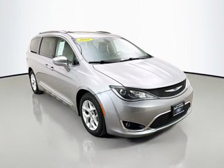 Used 2018 Chrysler Pacifica Touring-L Plus image 1