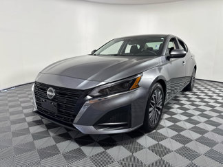 Used 2023 Nissan Altima 2.5 SV image 1
