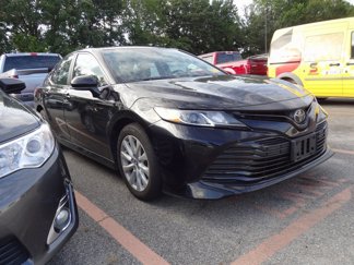 Used 2020 Toyota Camry LE image 1