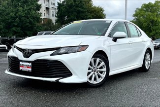Used 2020 Toyota Camry LE image 1
