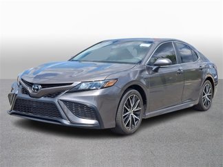 Used 2023 Toyota Camry SE image 1