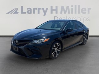 Used 2018 Toyota Camry L image 1