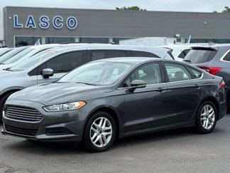 Used 2016 Ford Fusion SE image 1