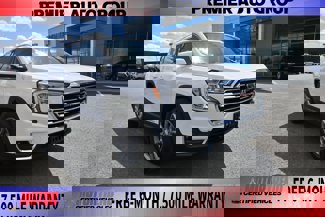 Used 2023 GMC Terrain SLT image 1