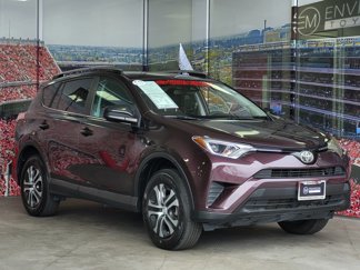 Used 2018 Toyota RAV4 LE image 1