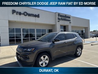 Used 2022 Jeep Compass Latitude image 1