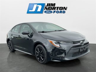 Used 2023 Toyota Corolla LE image 1