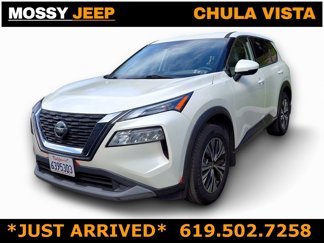 Used 2021 Nissan Rogue SV image 1