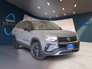 Certified 2024 Volkswagen Taos SE image 1