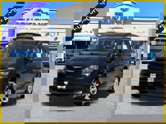 Used 2022 Chrysler Voyager LX image 1