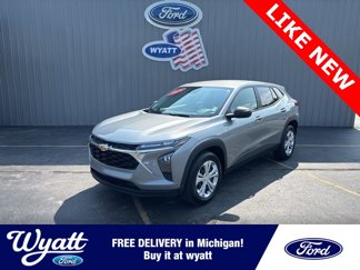Used 2024 Chevrolet Trax LS image 1