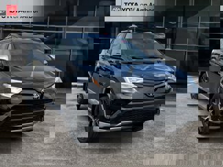 Used 2018 Toyota RAV4 SE image 1