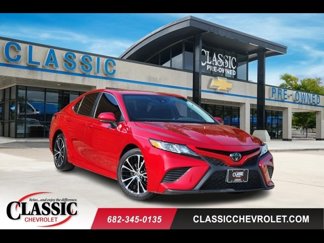 Used 2020 Toyota Camry SE image 1