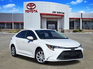 Used 2022 Toyota Corolla LE image 1