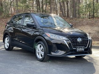 Used 2021 Nissan Kicks S image 1