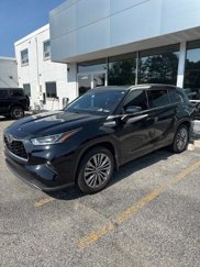 Used 2021 Toyota Highlander Platinum image 1
