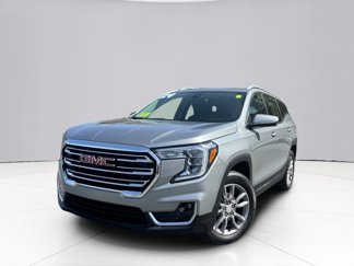 Used 2024 GMC Terrain SLT w/ Infotainment Package II image 1