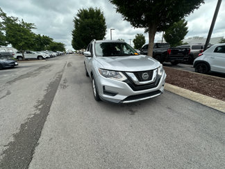 Used 2018 Nissan Rogue SV image 1