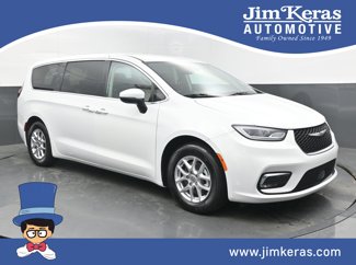 Used 2023 Chrysler Pacifica Touring-L image 1