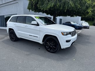 Used 2021 Jeep Grand Cherokee Laredo X image 1