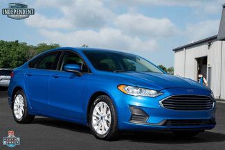 Used 2020 Ford Fusion SE image 1