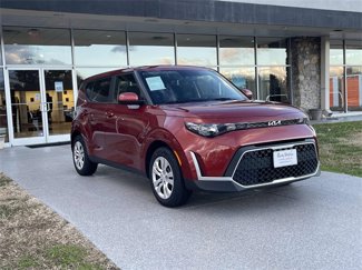 Used 2023 Kia Soul LX image 1