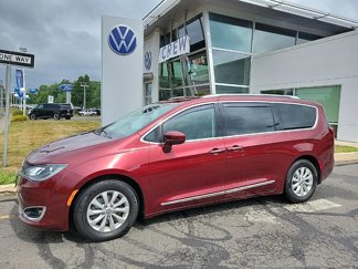 Used 2018 Chrysler Pacifica Touring-L Plus image 1
