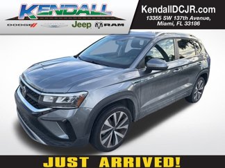 Used 2022 Volkswagen Taos SE image 1