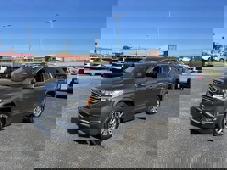 Used 2019 GMC Acadia SLE image 1