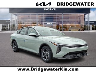 New 2025 Kia K4 LXS image 1
