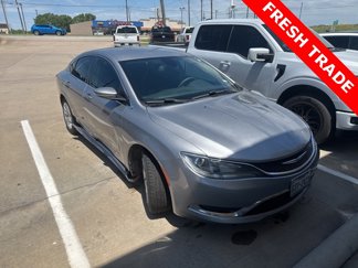 Used 2015 Chrysler 200 Limited image 1