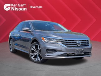 Used 2021 Volkswagen Passat 2.0T SE image 1
