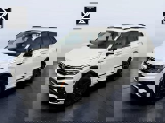 Used 2024 Volkswagen Tiguan SE R-Line image 1