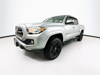 Used 2016 Toyota Tacoma SR5 w/ Towing Package image 1