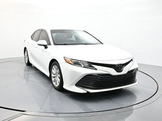 Used 2019 Toyota Camry LE image 1
