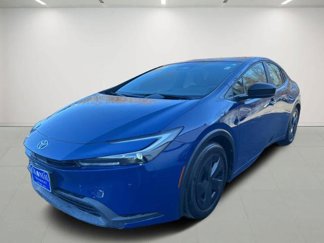 Used 2023 Toyota Prius LE image 1
