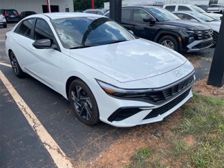 Used 2025 Hyundai Elantra Sport image 1