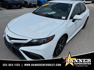 Used 2022 Toyota Camry SE image 1