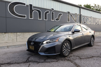 Used 2023 Nissan Altima 2.5 SV image 1